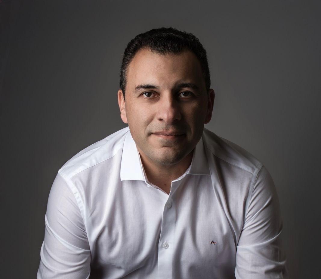 Retrato de Alexandre Muniz, economista, psicanalista e palestrante corporativo